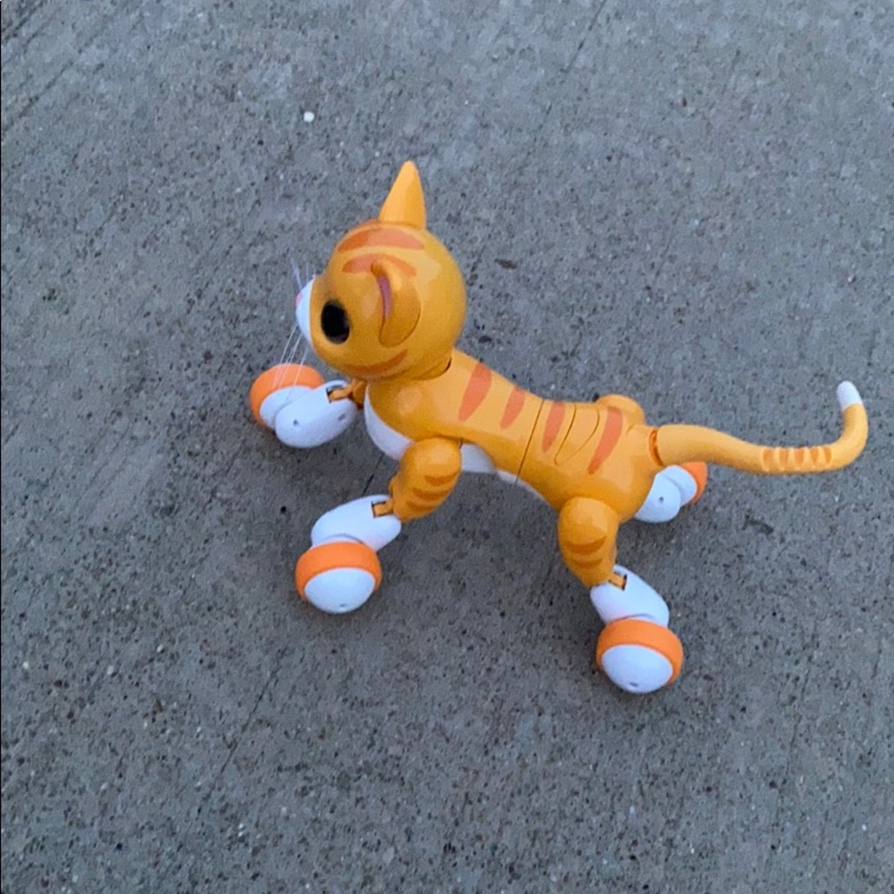 Robot cat. - Picture 3 of 3